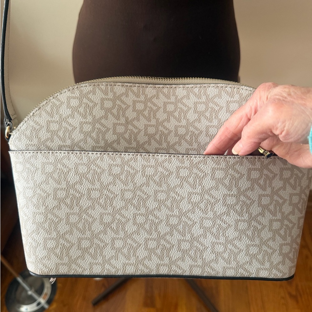 DKNY Lt Tan Floral Crossbody Bag - Picture 5 of 13